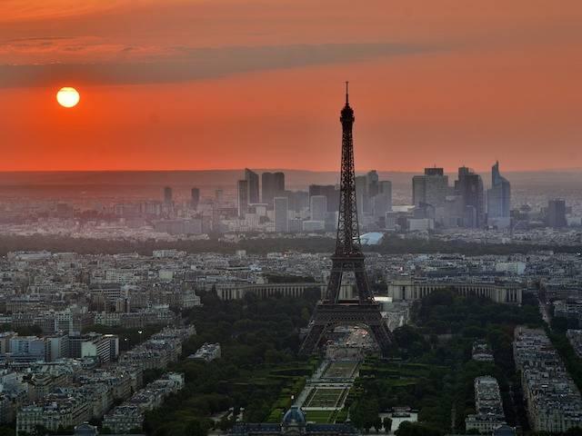 Paris Frankreich Innenminister Collomb Cannabis L'Herbe Entkriminalisierung Haftstrafe