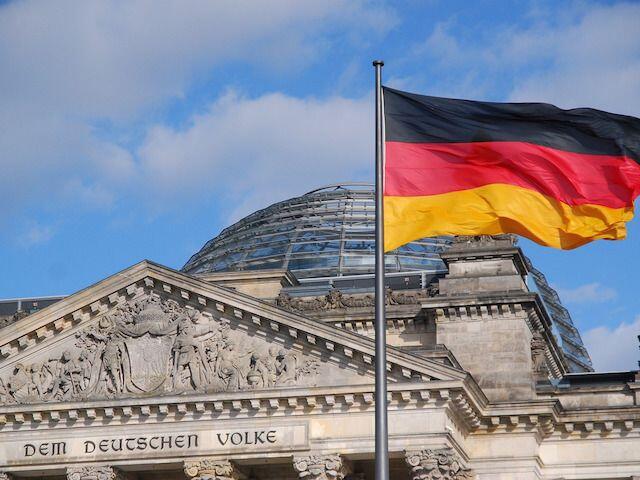 Am 22.02.18 berät der Bundestag über drei neue Legalisierungs-Initiatven: Straffreihheit, Cannabis-Kontrollgesetz und Modellprojekte